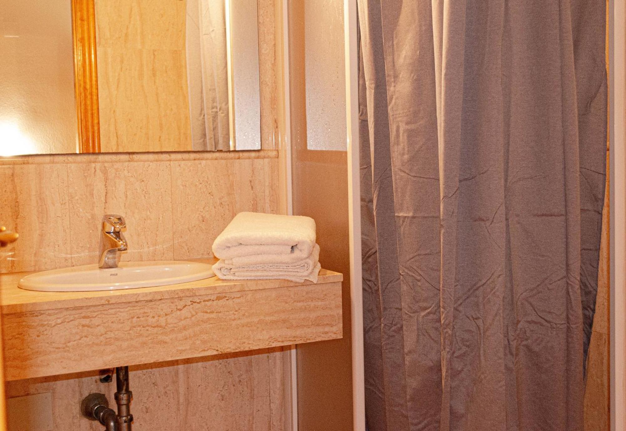 Hostal Gran Via Levante トレビエハ エクステリア 写真